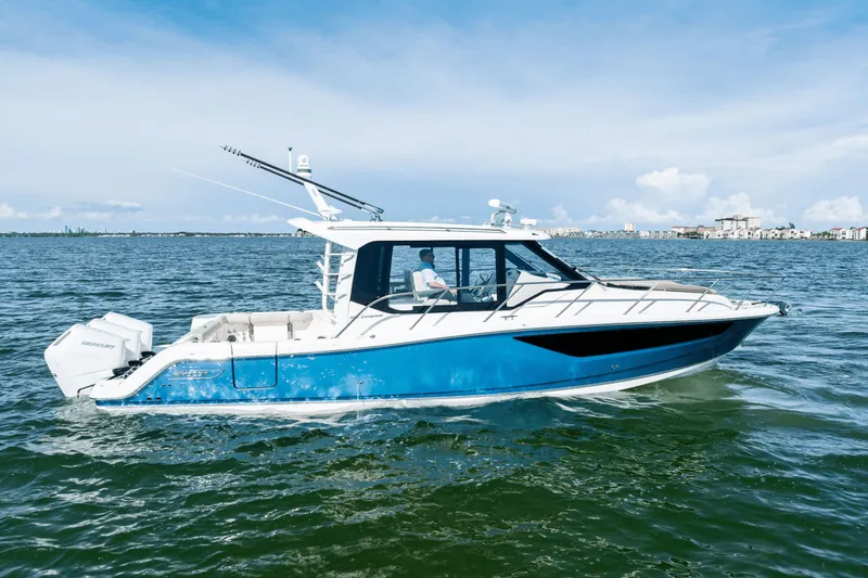 Slide: The Image of Boston Whaler 365 Conquest 2025 - 5
