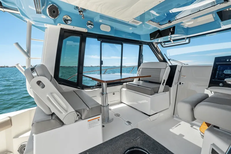 Slide: The Image of Boston Whaler 365 Conquest 2025 - 68