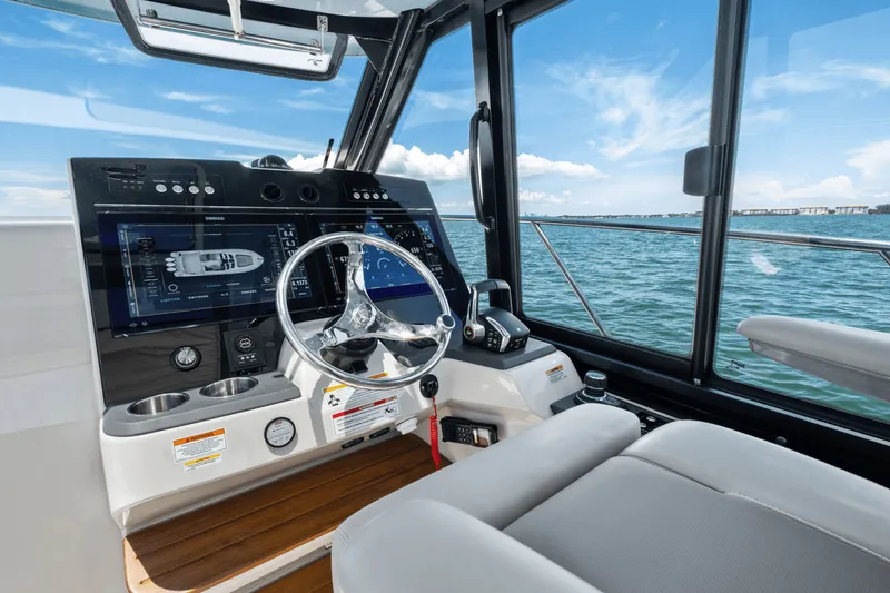 Slide: The Image of Boston Whaler 365 Conquest 2025 - 73