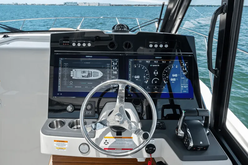 Slide: The Image of Boston Whaler 365 Conquest 2025 - 76