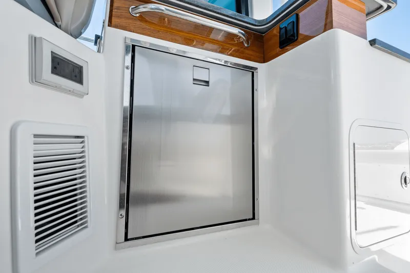 Slide: The Image of Boston Whaler 365 Conquest 2025 - 79