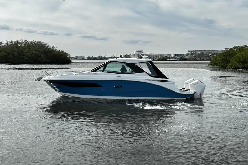 Slide: The Image of Sea Ray Sundancer 320 Outboard 2025 - 0