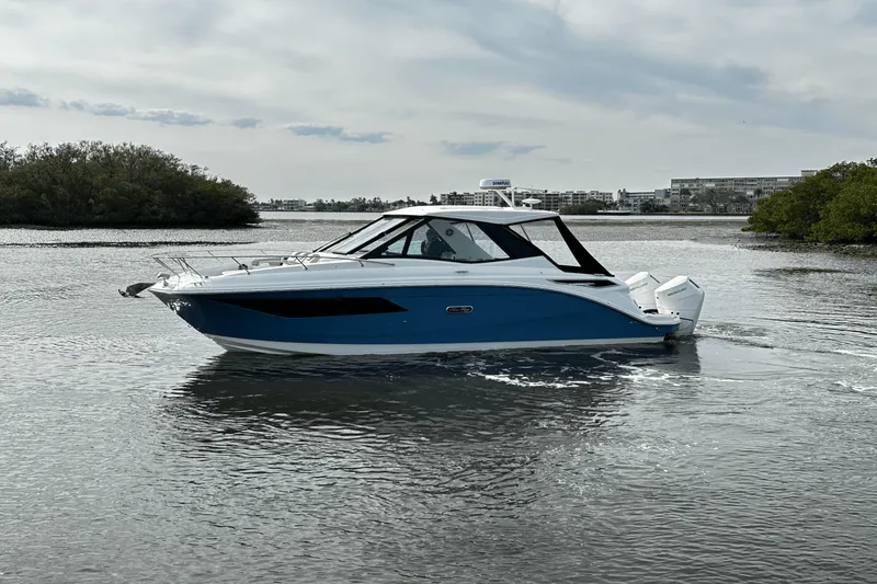 Slide: The Image of Sea Ray Sundancer 320 Outboard 2025 - 2