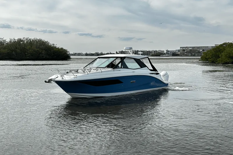 Slide: The Image of Sea Ray Sundancer 320 Outboard 2025 - 3