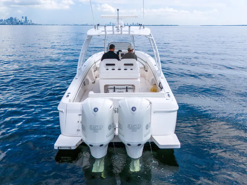 Slide: The Image of Intrepid 327 Center Console 2014 - 5