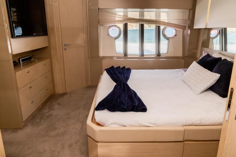 Slide: The Image of Ferretti 720 2013 - 23