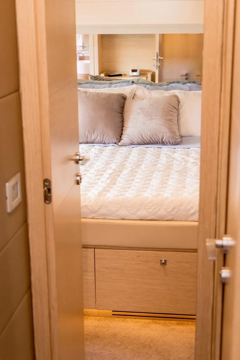Slide: The Image of Ferretti 720 2013 - 18
