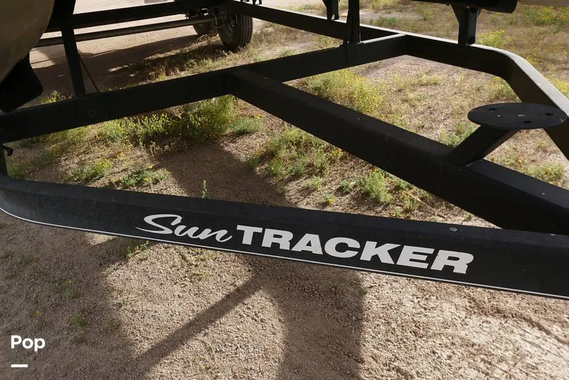Slide: The Image of Sun Tracker Party Barge 22dlx 2018 - 12402735