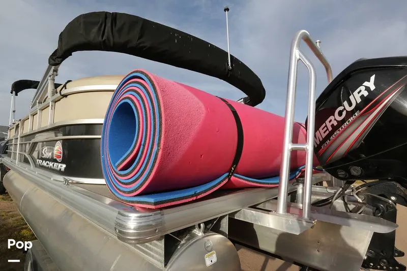 Slide: The Image of Sun Tracker Party Barge 22dlx 2018 - 12402875