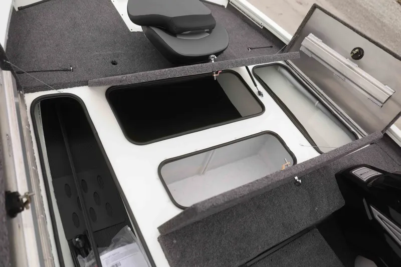 Slide: The Image of Lowe Stinger 175 Crappie 2026 - 14