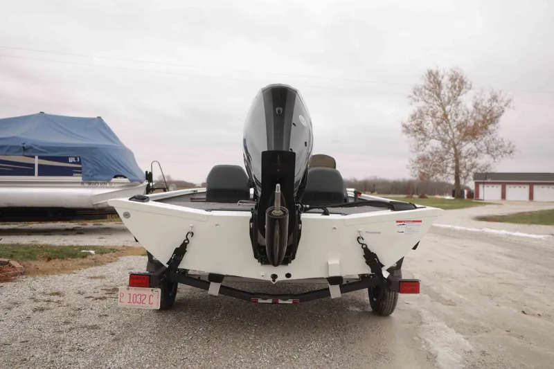 Slide: The Image of Lowe Stinger 175 Crappie 2026 - 4