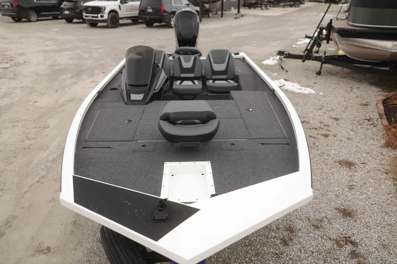 Slide: The Image of Lowe Stinger 175 Crappie 2026 - 7