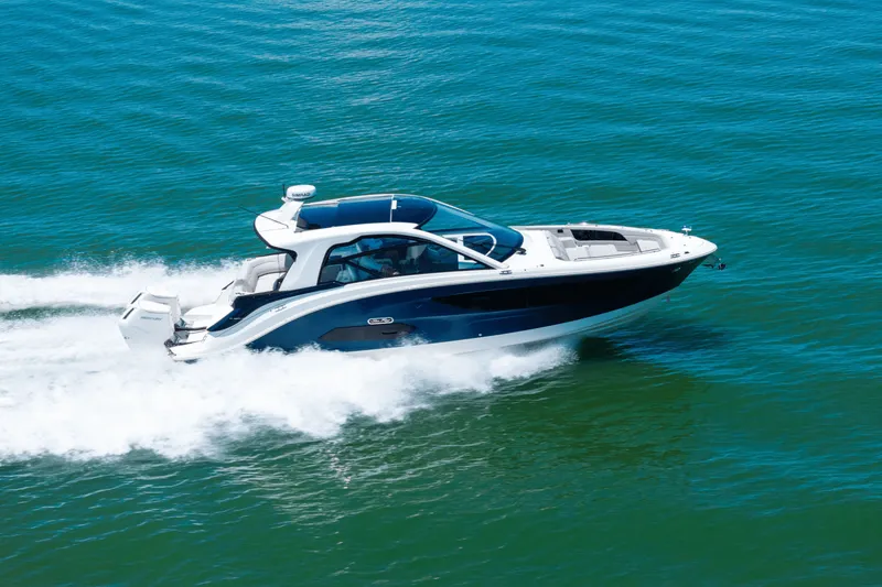 Slide: The Image of Sea Ray Sundancer 370 Outboard 2025 - 20