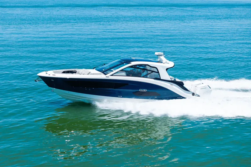 Slide: The Image of Sea Ray Sundancer 370 Outboard 2025 - 22