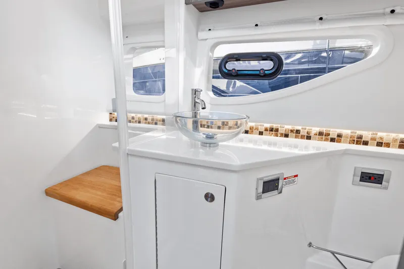 Slide: The Image of Sea Ray Sundancer 370 Outboard 2025 - 30