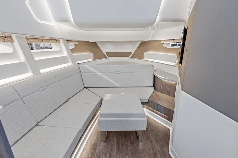 Slide: The Image of Sea Ray Sundancer 370 Outboard 2025 - 34