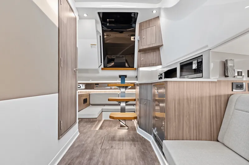 Slide: The Image of Sea Ray Sundancer 370 Outboard 2025 - 35