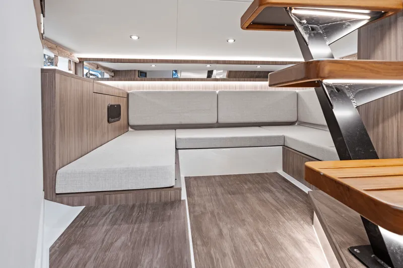 Slide: The Image of Sea Ray Sundancer 370 Outboard 2025 - 39