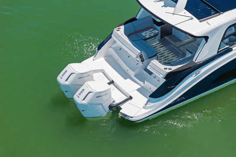 Slide: The Image of Sea Ray Sundancer 370 Outboard 2025 - 4