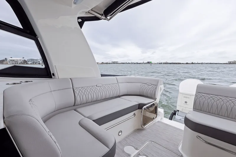 Slide: The Image of Sea Ray Sundancer 370 Outboard 2025 - 51