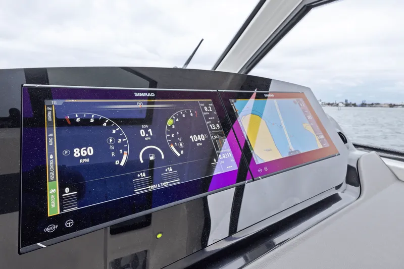 Slide: The Image of Sea Ray Sundancer 370 Outboard 2025 - 54