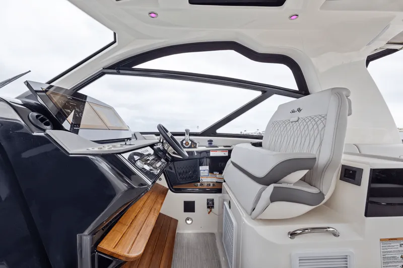 Slide: The Image of Sea Ray Sundancer 370 Outboard 2025 - 56