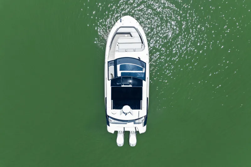 Slide: The Image of Sea Ray Sundancer 370 Outboard 2025 - 6
