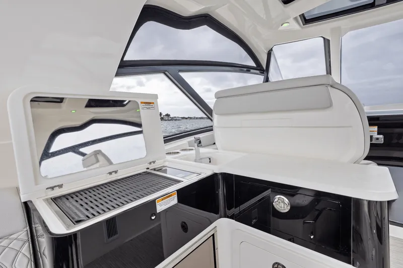 Slide: The Image of Sea Ray Sundancer 370 Outboard 2025 - 63