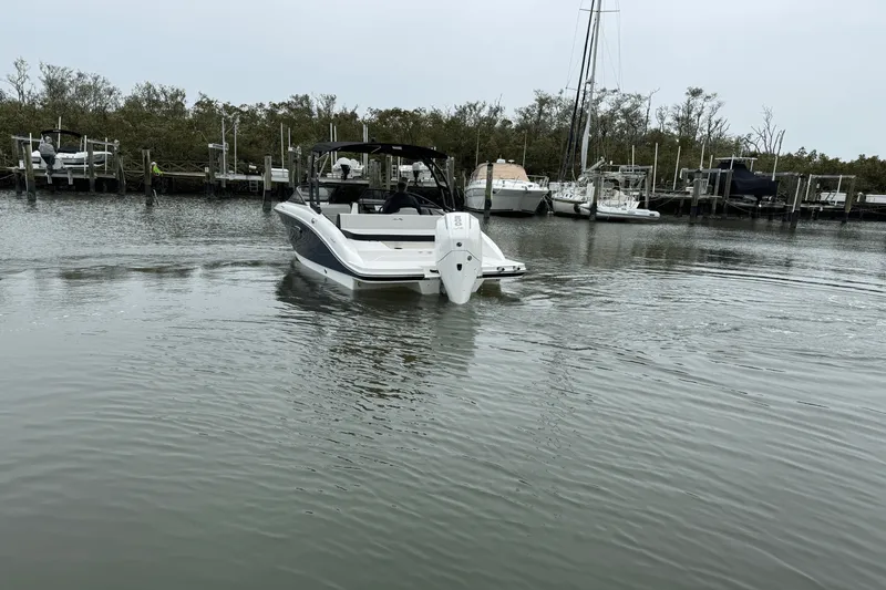 Slide: The Image of Sea Ray SPX 210 Outboard 2025 - 7