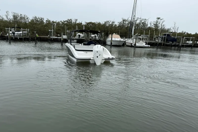 Slide: The Image of Sea Ray SPX 210 Outboard 2025 - 8