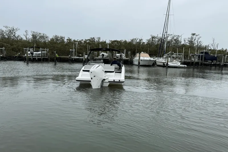 Slide: The Image of Sea Ray SPX 210 Outboard 2025 - 9