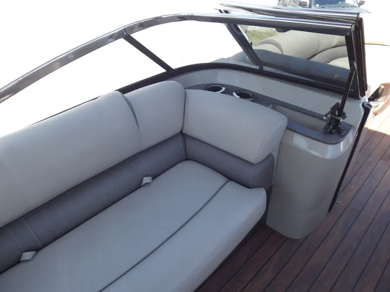 Slide: The Image of Avalon 2585 EL SaltWater Series 2018 - 18