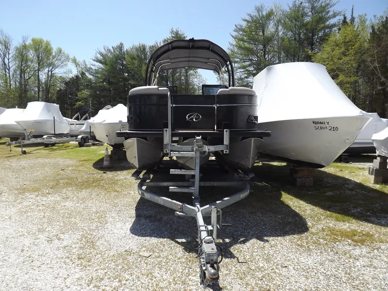 Slide: The Image of Avalon 2585 EL SaltWater Series 2018 - 2