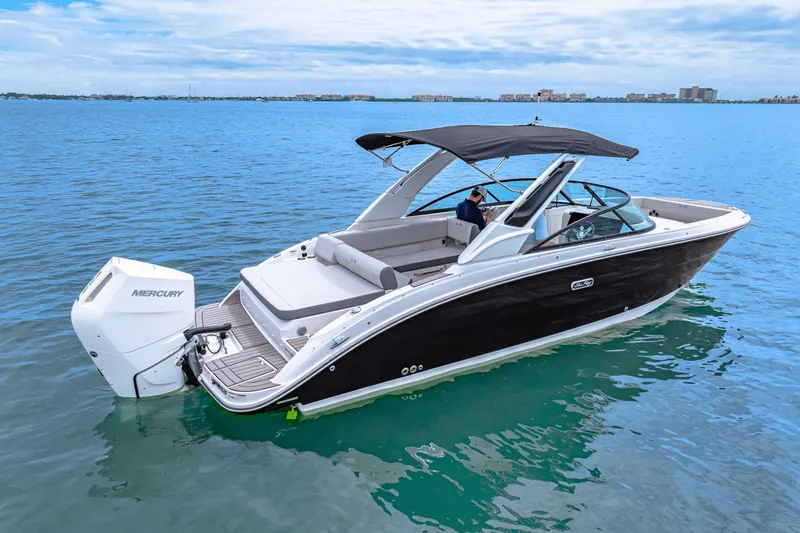 Slide: The Image of Sea Ray SDX 270 Outboard 2025 - 13