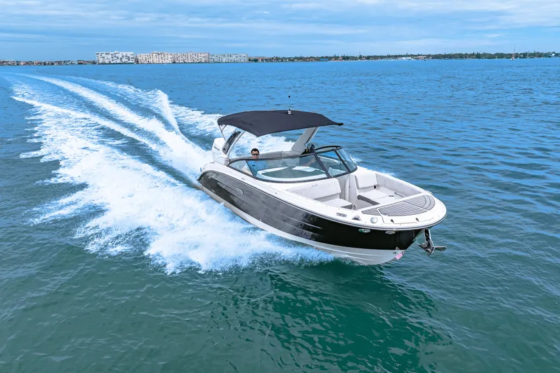 Slide: The Image of Sea Ray SDX 270 Outboard 2025 - 21
