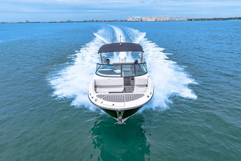 Slide: The Image of Sea Ray SDX 270 Outboard 2025 - 22