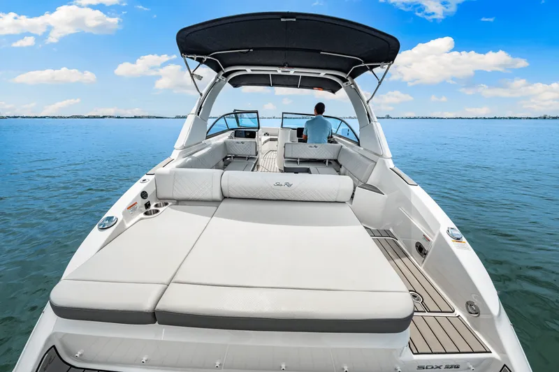 Slide: The Image of Sea Ray SDX 270 Outboard 2025 - 34