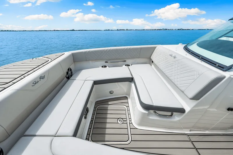 Slide: The Image of Sea Ray SDX 270 Outboard 2025 - 48