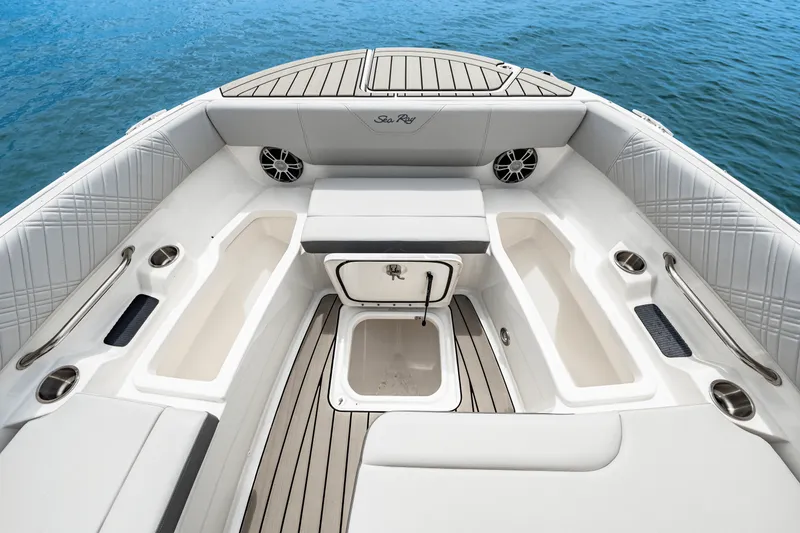 Slide: The Image of Sea Ray SDX 270 Outboard 2025 - 52