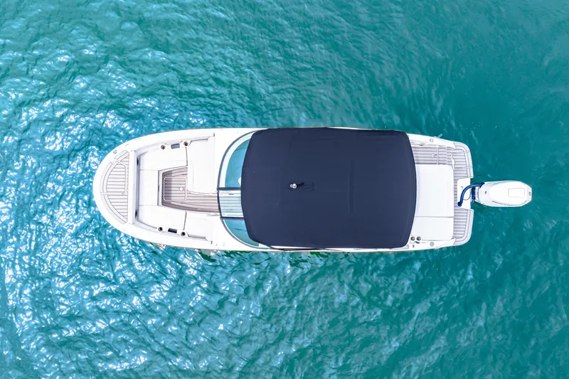 Slide: The Image of Sea Ray SDX 270 Outboard 2025 - 6