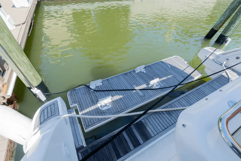 Slide: The Image of Azimut 40 FLYBRIDGE 2012 - 16