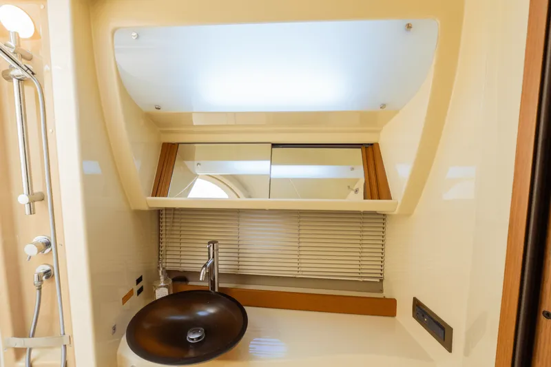 Slide: The Image of Azimut 40 FLYBRIDGE 2012 - 20