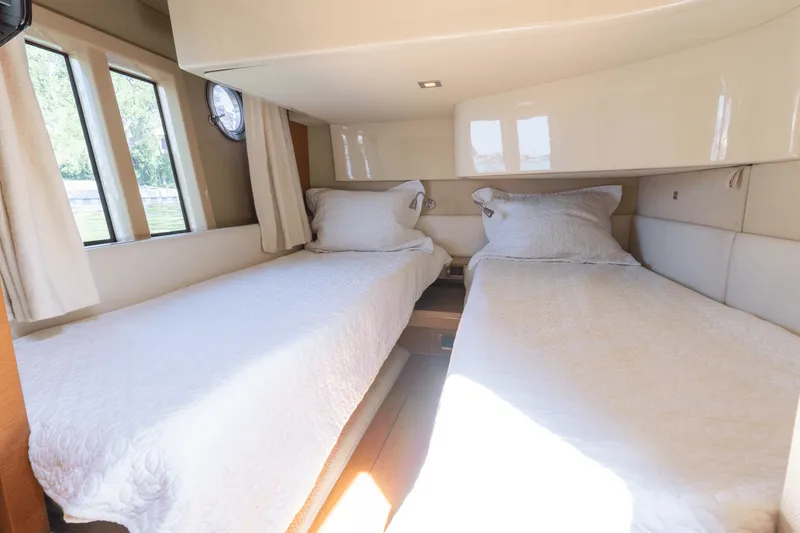 Slide: The Image of Azimut 40 FLYBRIDGE 2012 - 29