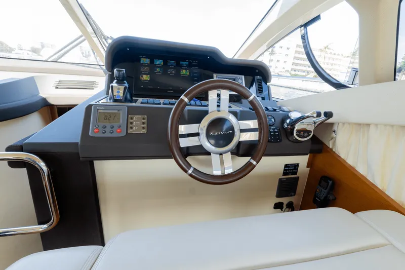 Slide: The Image of Azimut 40 FLYBRIDGE 2012 - 36