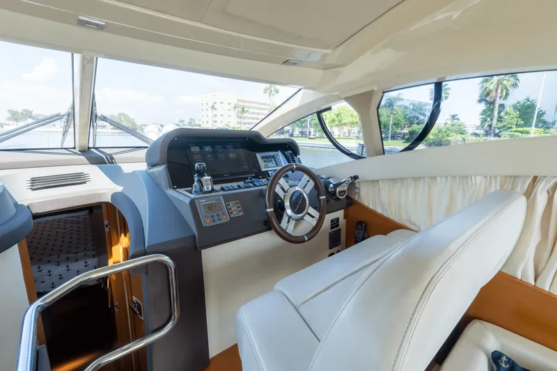 Slide: The Image of Azimut 40 FLYBRIDGE 2012 - 38