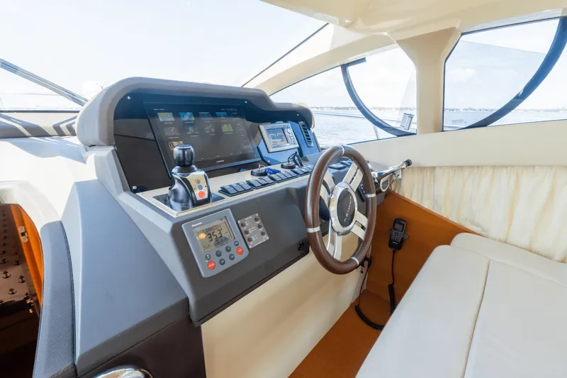 Slide: The Image of Azimut 40 FLYBRIDGE 2012 - 40