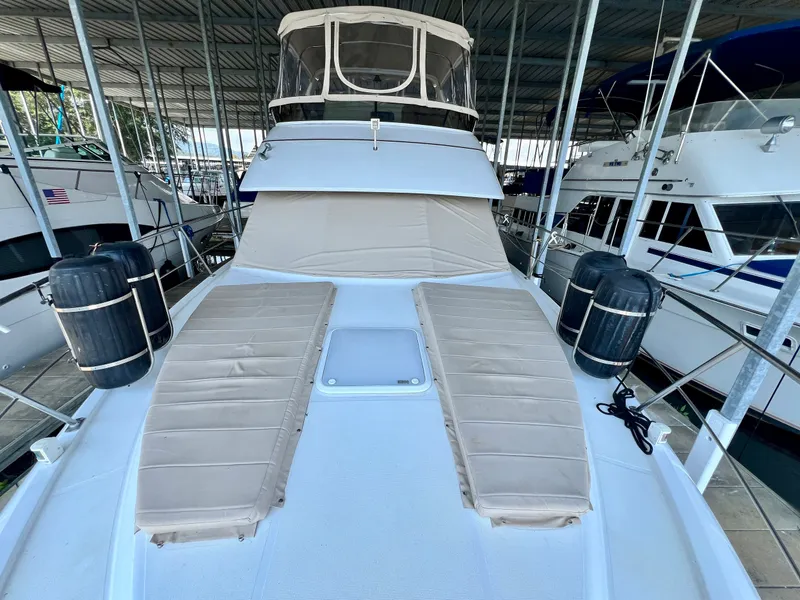Slide: The Image of Carver Yachts 356 Motor Yacht 2000 - 32