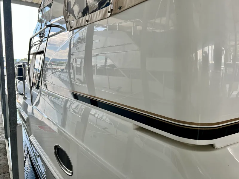 Slide: The Image of Carver Yachts 356 Motor Yacht 2000 - 28