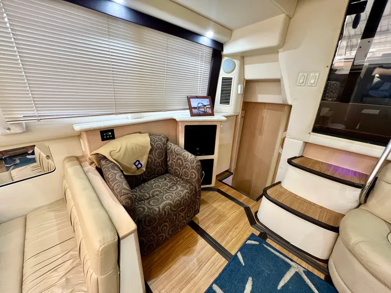 Slide: The Image of Carver Yachts 356 Motor Yacht 2000 - 5