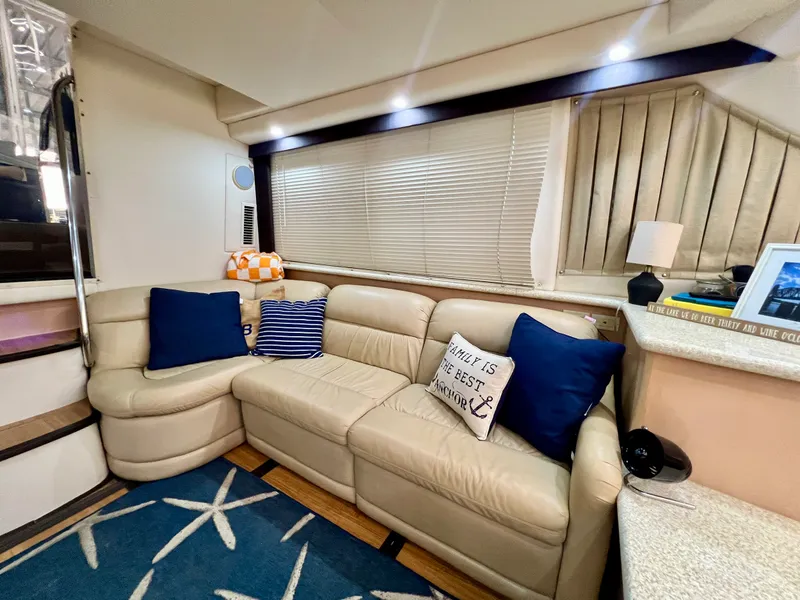 Slide: The Image of Carver Yachts 356 Motor Yacht 2000 - 4